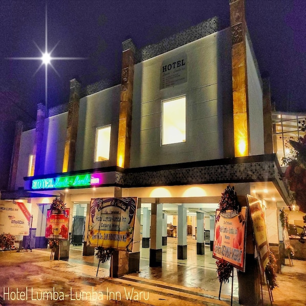 Exterior - Hotel Lumba-lumba inn Waru (Surabaya)