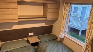Room - Cabin Sleeps 6 With Dishwasher (Skegness)