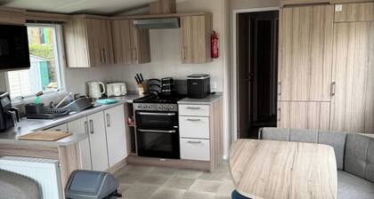 Cabin Sleeps 6 With Dishwasher
