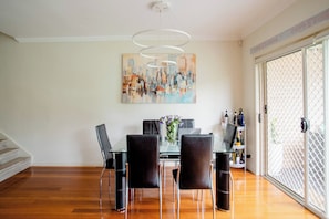 Gemeinsamer Schlafsaal, 1 Schlafzimmer | Esszimmer
