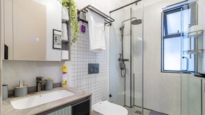Bathroom - Cozy 1-bedroom apartment in charming Kilimani Nairobi (Nairobi)