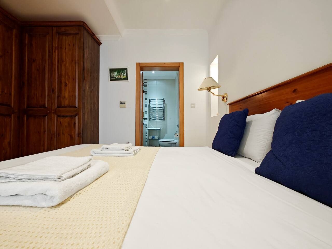Iron/ironing board, WiFi, bed sheets