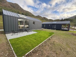 Exterior - The Stray Cat | Loch Duich Lodge Near Skye & Eilean Donan (Glenshiel, Invershiel)