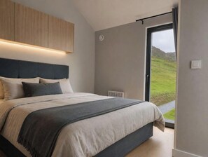 Room - Cameron Lodge – Lochside Highland Escape Near Skye (Glenshiel, Invershiel)