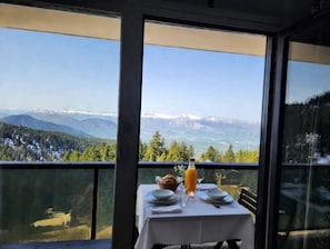 Dining - Vrbo Property (Chamrousse)