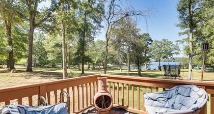 Boat Dock! Lakefront Family Retreat in Talladega