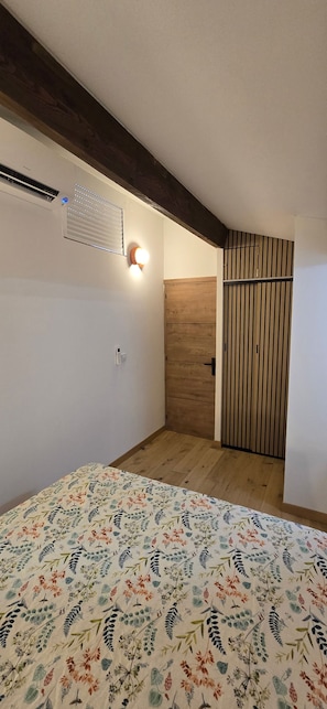 Room - Vrbo Property (La Ciotat)