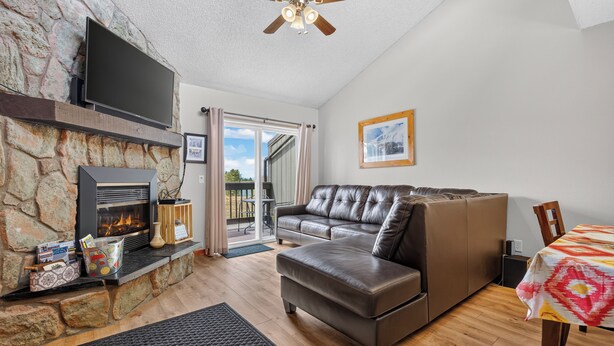 Unclassified image, 1 of 33, button - Meadow Ridge Court 20 Unit 14 Beautiful 2 bedroom, mt views, clubhouse amenities (Fraser)