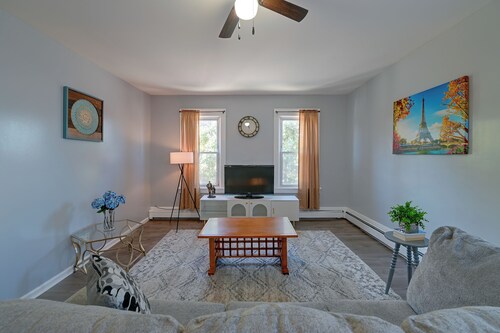 Spacious Troy Unit Near Dtwn Shops & Dining