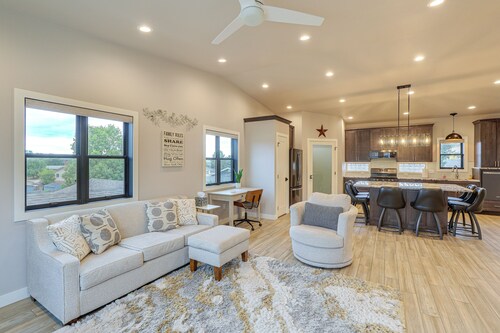 Pet-friendly, Walkable Spearfish Townhome w/ Yard