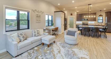Pet-friendly, Walkable Spearfish Townhome w/ Yard
