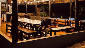 Khu ẩm thực ngoài trời