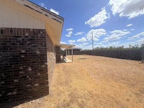 Unclassified image, 5 of 15, button - 4-bedroom Work Crew in Big Spring with AC (Big Spring)