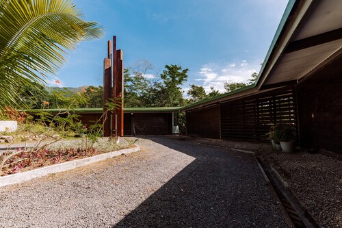Beautiful 4-bedroom eco-lodge in El Copé. The ecotherapy youve been looking for.