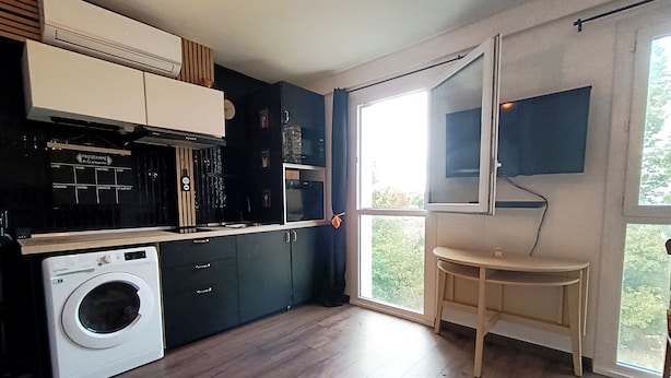 Private kitchen - Vrbo Property (Jonzac)