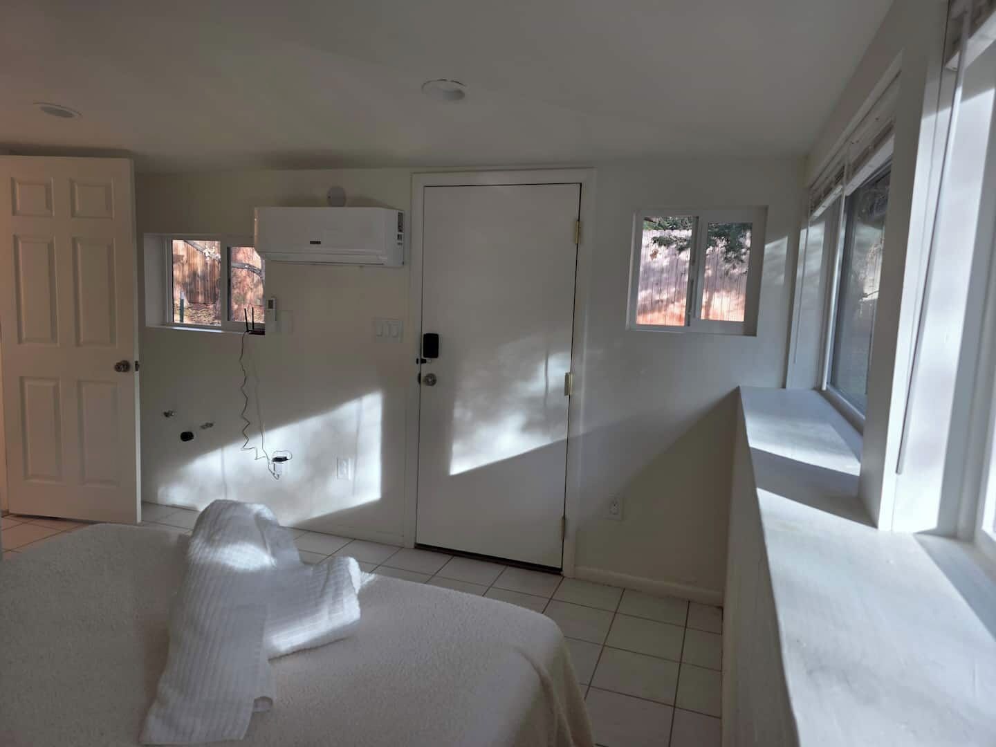 WiFi (free), bed sheets