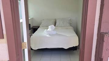 WiFi (free), bed sheets