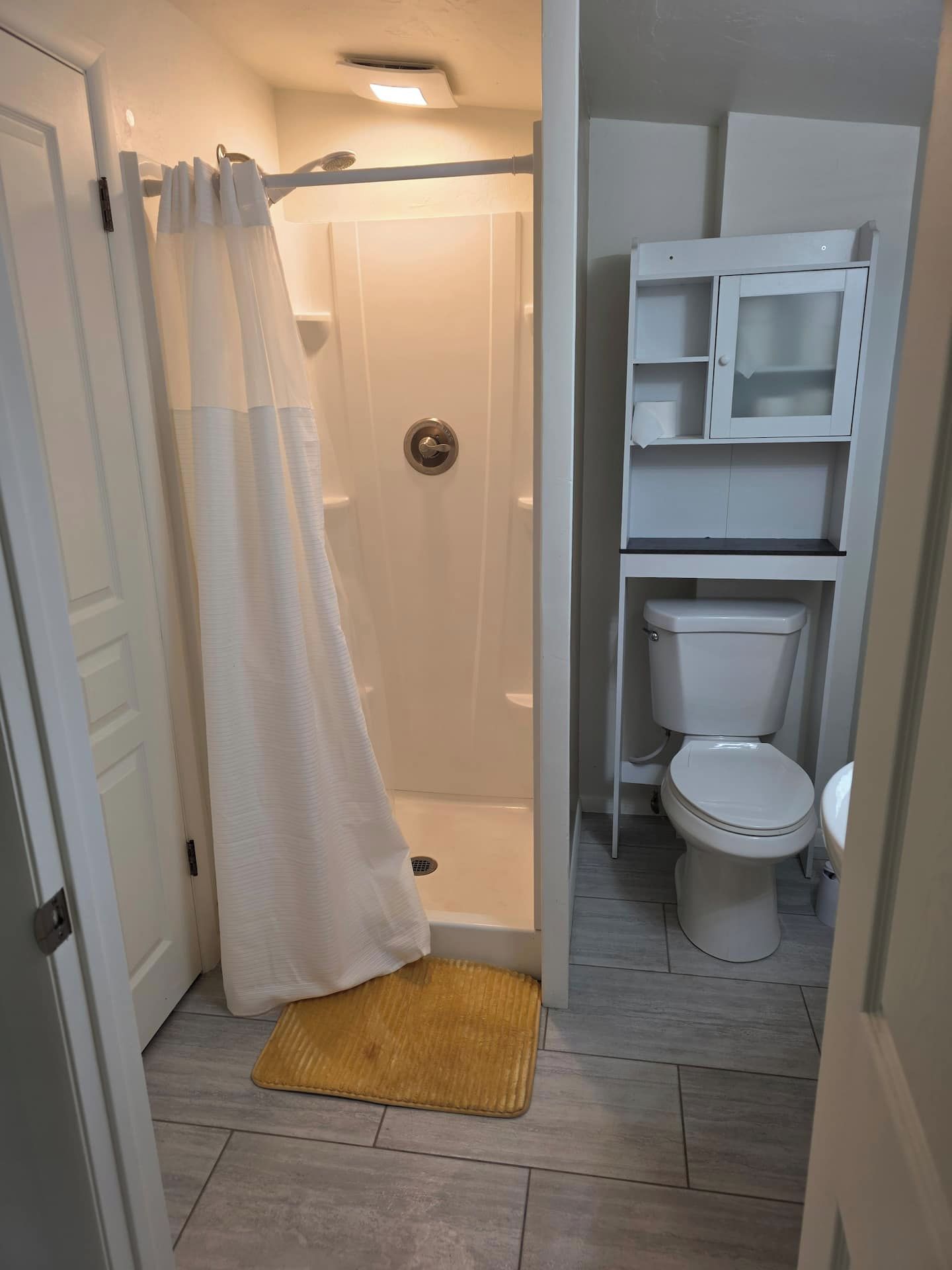 Hair dryer, towels