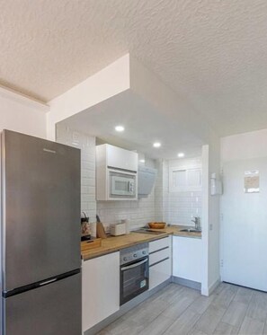 Private kitchen - Excellent suite with views of the ocean and mountains. (Benalmádena)