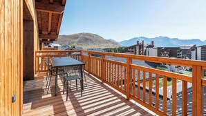 Outdoor dining - Altamira – Views| Terrace| Hammam| Alpe d’Huez (Huez)