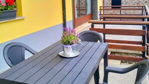 Outdoor dining - Vrbo Property (Forcola)