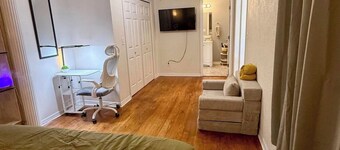 Cozy 1-bedroom studio in quaint Jacksonville with AC