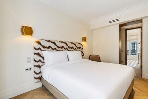 Room - The Boissy 2 (Paris)