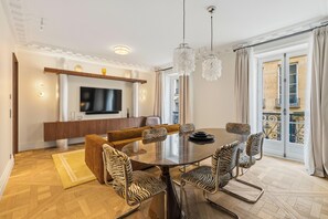 Dining - The Boissy 2 (Paris)