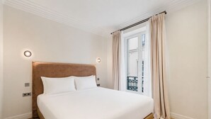 Room - The Boissy 2 (Paris)