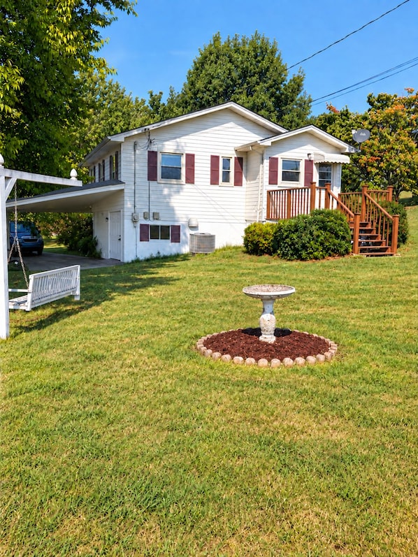 Exterior - Quiet Country Retreat with 1 Gig Wi-Fi, Mountain View, & Bonus Storage (New Market)