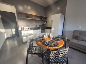 Deluxe Apartment, City View | Interior - SHB - Wi-Fi rápido a 1 min da praia (Presidente Prudente)
