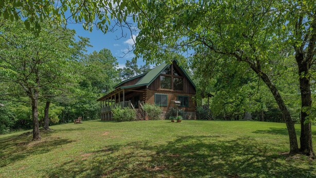 Exterior - Phenomenal 3-bedroom cabin with Breathtaking Views in charming Pickens County! (Pickens)