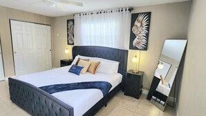 3 bedrooms, iron/ironing board, WiFi, bed sheets - 3BR Home w/ Pool Table Lanai, Roku TVs & Fiber WiFi – 10 Min to Daytona Beach (South Daytona)