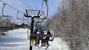 Snow and ski sports - Welcome to The Duck Pond! Okemo Ski-In/Out – Pool, Hot Tub + Après Steps Away (Ludlow)