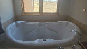 Bathroom - Gorgeous 4-bedroom private house in welcoming Placitas perfect for families (Placitas)