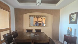 Dining - Gorgeous 4-bedroom private house in welcoming Placitas perfect for families (Placitas)