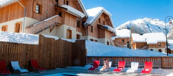 Les pistes à 150 m | Piscine Int/Ext | Grand 3 Ch.