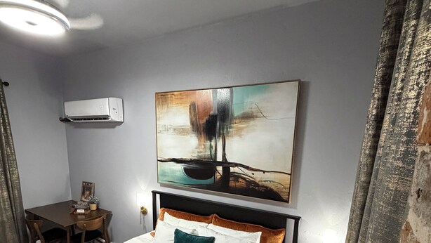 Room - Downtown Hermann Single Barrel Suite Loft at Lionheart Distillery (Hermann)
