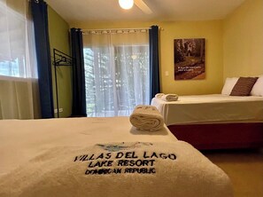 Room - Villas Del Lago Resort – Family Suite | Upper Floor (El Caimito)
