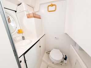 Bathroom - Once-In-A-Lifetime Huge 5 Bedroom Sailboat Experience (St. Augustine)