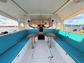 Outdoor dining - Once-In-A-Lifetime Huge 5 Bedroom Sailboat Experience (St. Augustine)