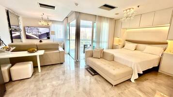 Departamento Deluxe, lanai, vista al mar | Espacio para trabajar con laptop y wifi gratis