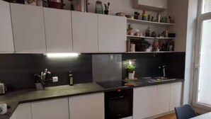 Private kitchen - Vrbo Property (Marseille)