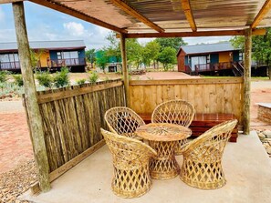 Outdoor dining - Damview Eco Lodge  (Thohoyandou)