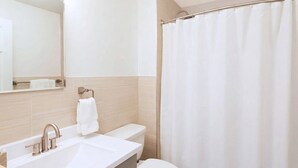 Bathroom - Mins to NYC - Hoboken 2 BR/ 2 Bath. W/D, Elevator, Gym, Lounge, Workspace, Game (Hoboken)
