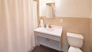 Bathroom - Mins to NYC - Hoboken 2 BR/ 2 Bath. W/D, Elevator, Gym, Lounge, Workspace, Game (Hoboken)