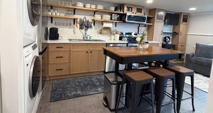 All New 1-Queen Bdrm w/ Bunk Nook, Queen Sofa Bed, Fireplace in downtown Bethel.