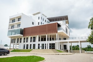 Unclassified image, 2 of 7, button - Ed hotels (Cape Coast)