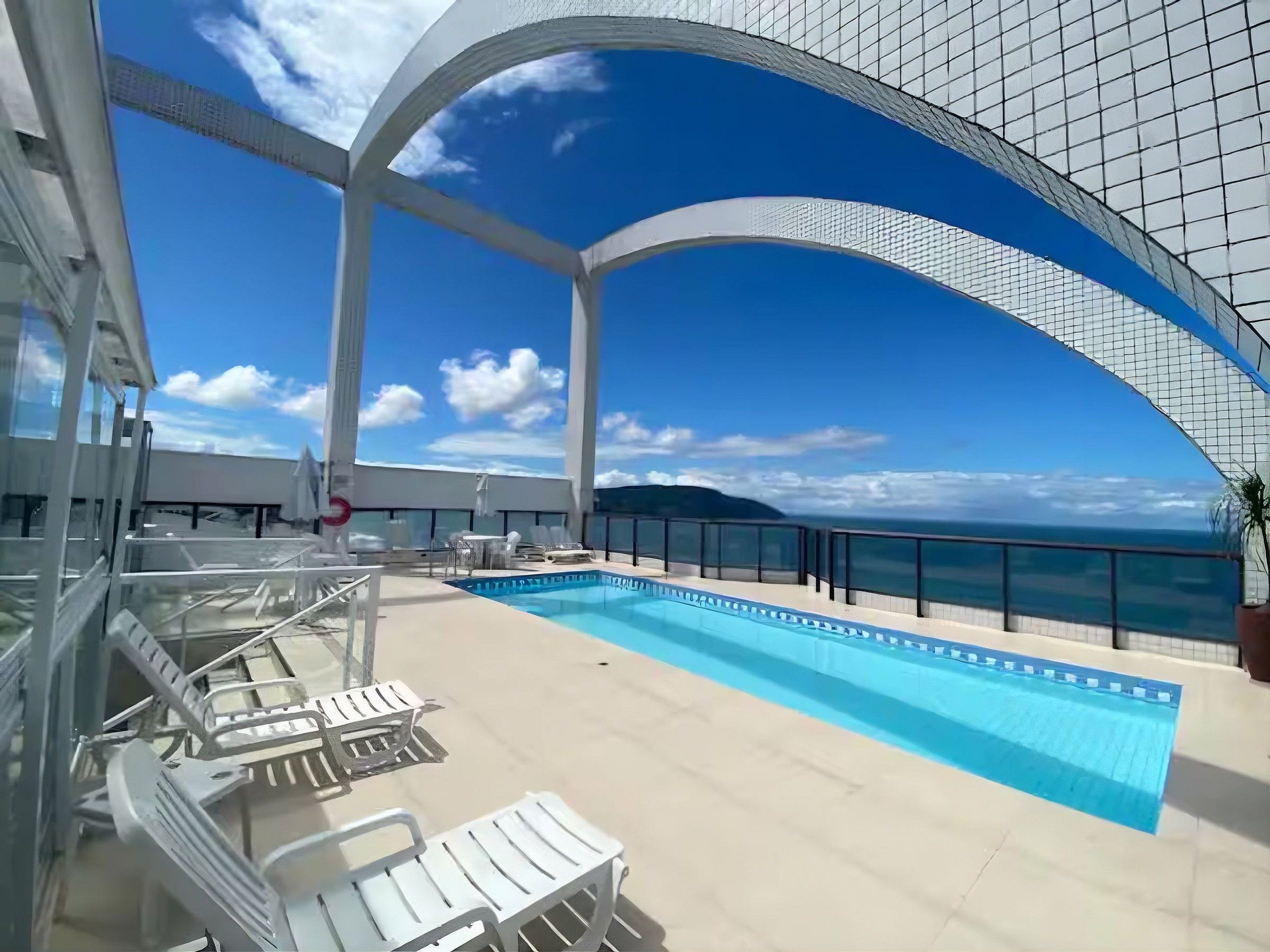 Apartamento de lujo | Piscina | Una piscina al aire libre