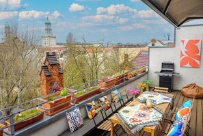 Outdoor dining - Unique 170m² Berlin Loft with 40m² Terrace & TV Tower Views (Berlin)